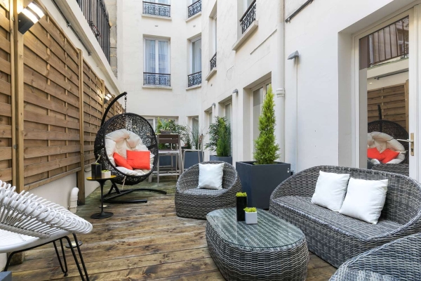 Hotel Magenta 38 by HappyCulture